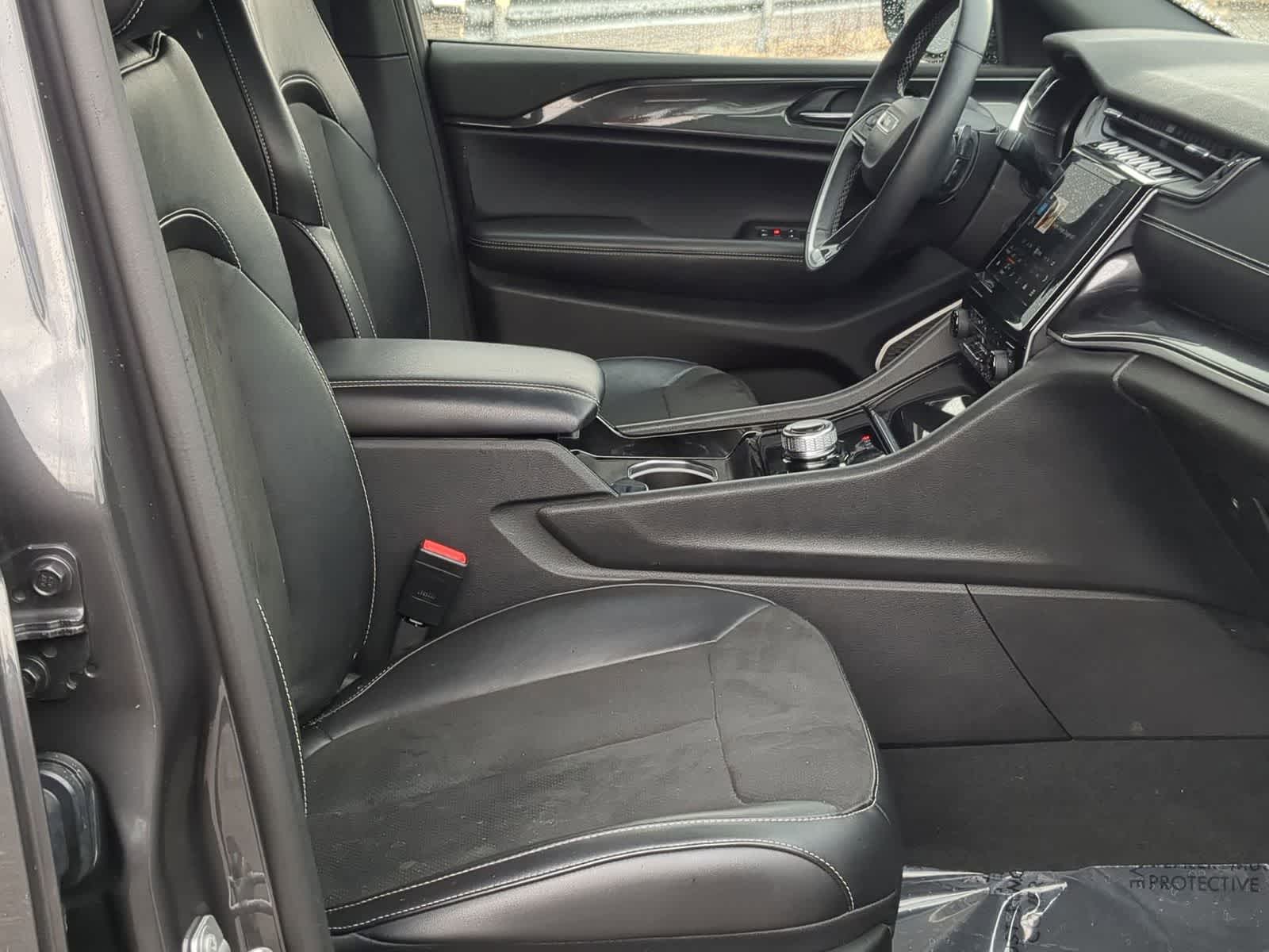 Thumbnail: 2022 Jeep Grand Cherokee - 21