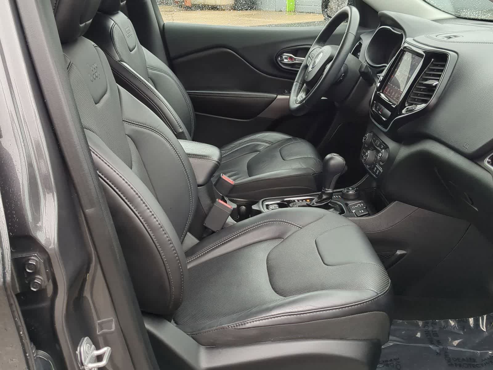 Thumbnail: 2019 Jeep Cherokee - 21