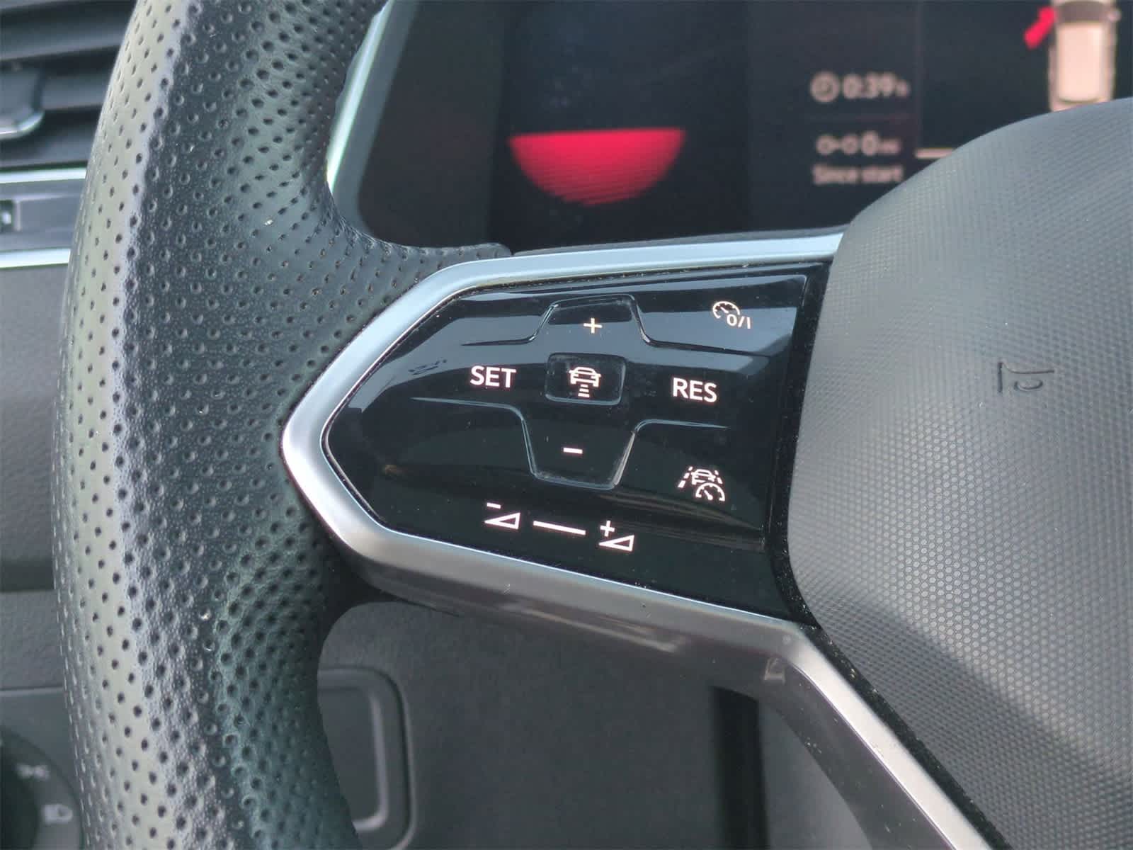 Thumbnail: 2022 Volkswagen Tiguan - 23