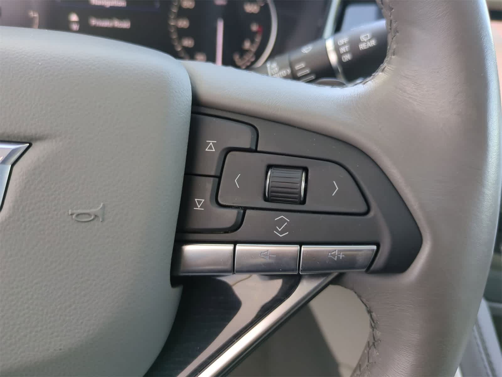 Thumbnail: 2024 Cadillac XT6 - 25