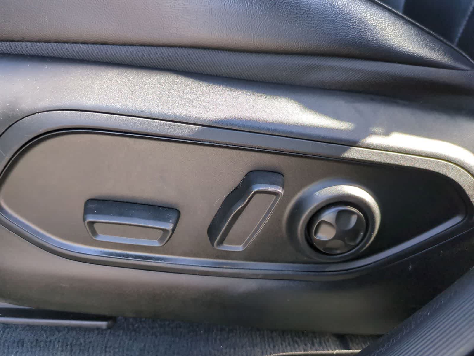Thumbnail: 2023 Jeep Grand Cherokee L - 18