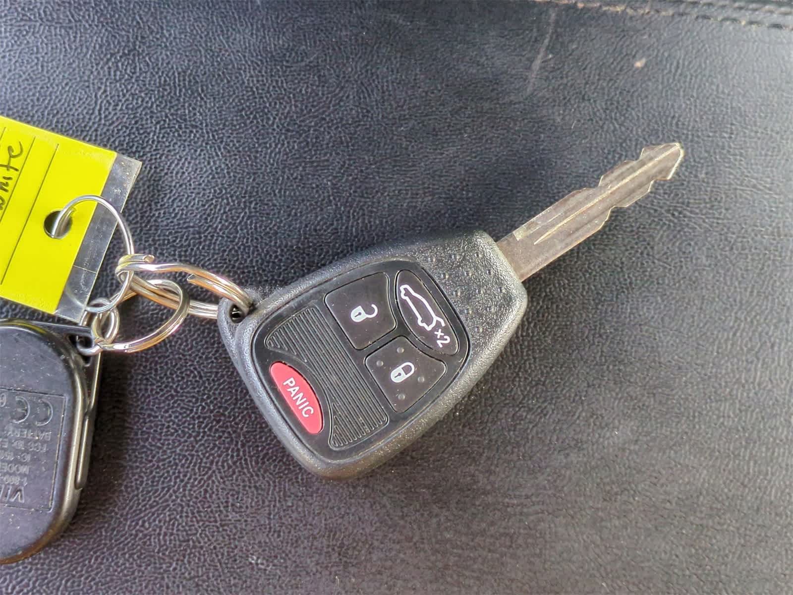 2012 Chrysler 200 Touring 27