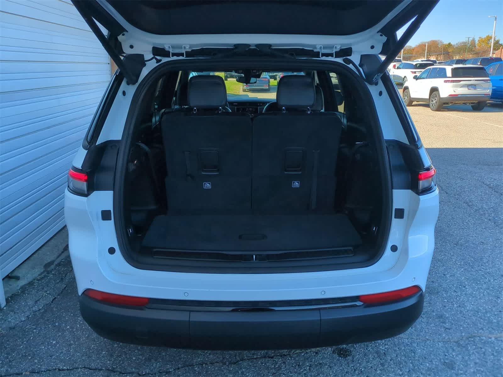 Thumbnail: 2023 Jeep Grand Cherokee L - 33