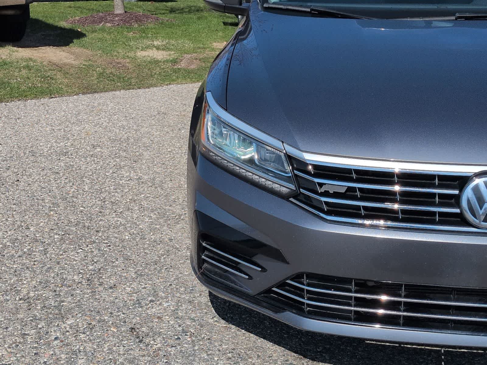 Thumbnail: 2018 Volkswagen Passat - 11