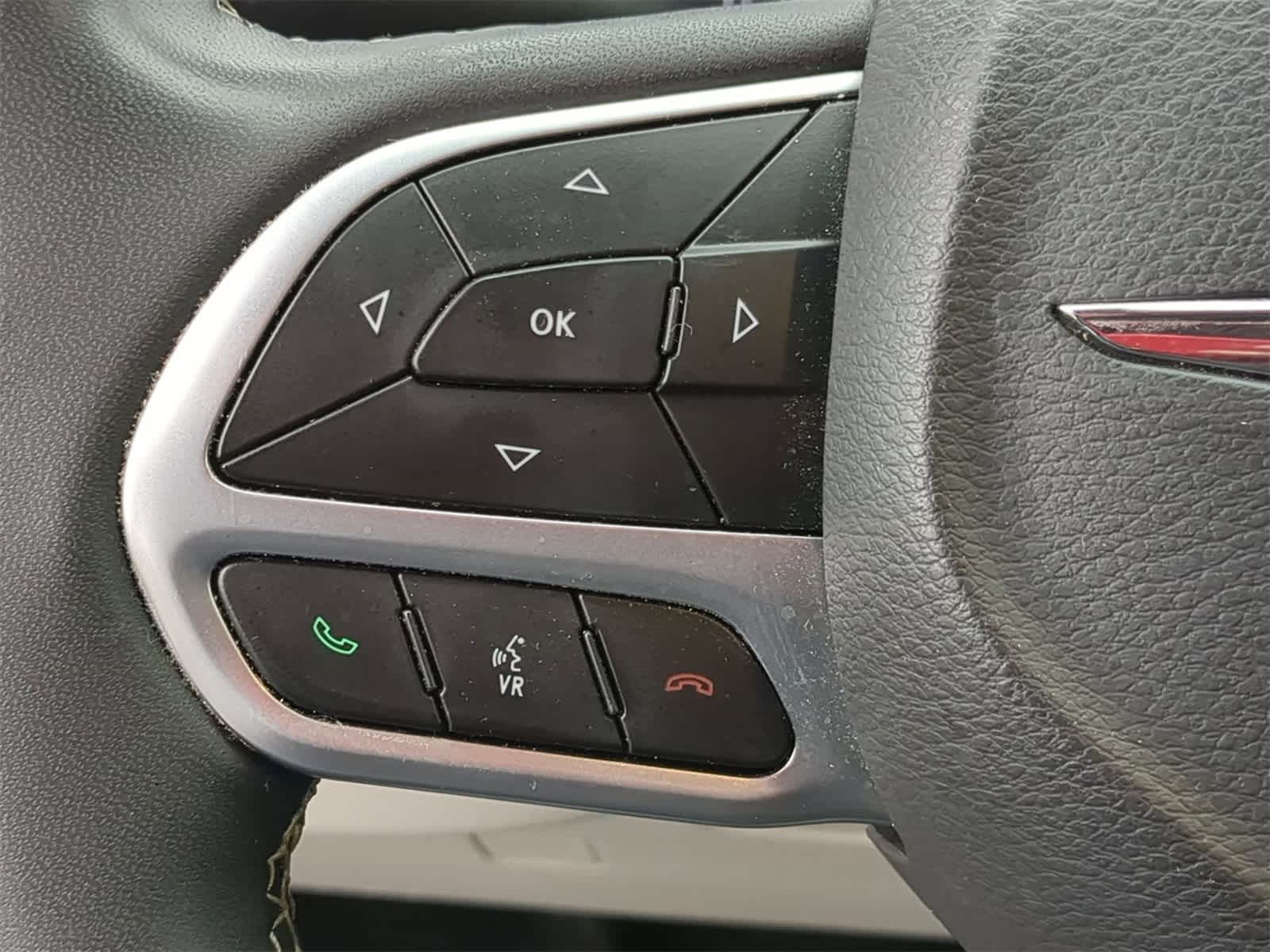 Thumbnail: 2023 Chrysler Pacifica - 23