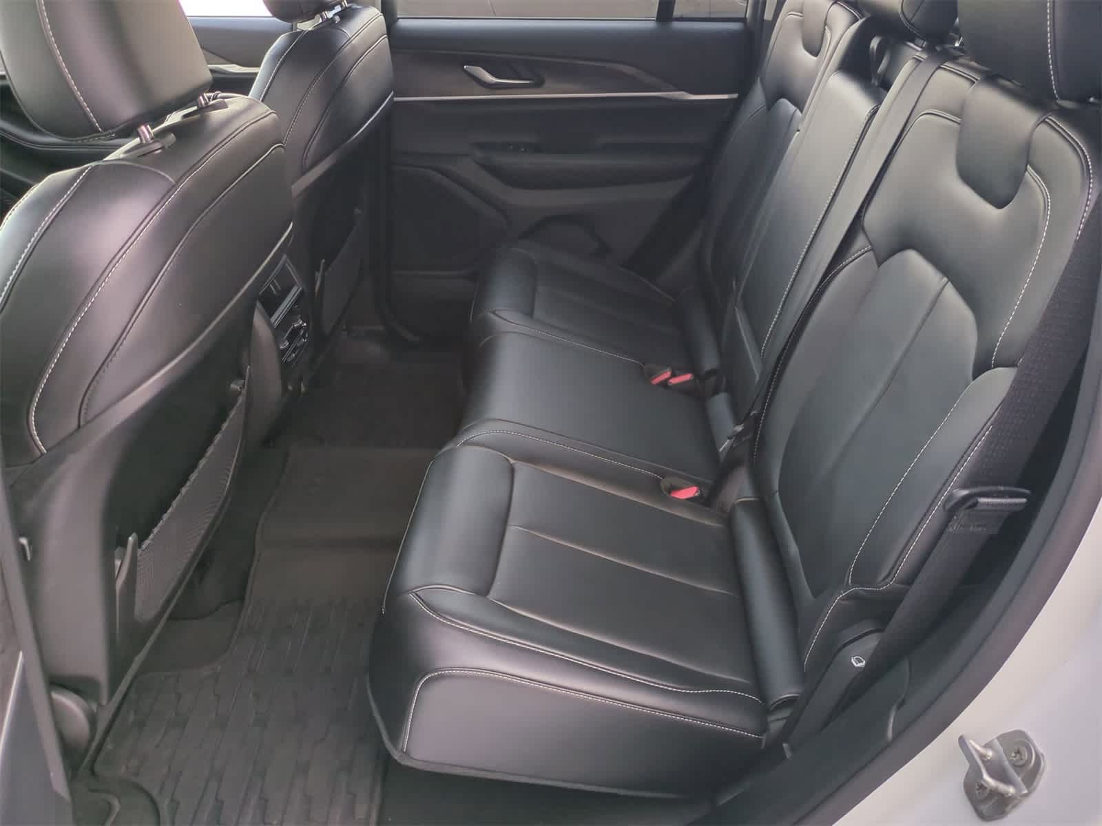 Thumbnail: 2023 Jeep Grand Cherokee - 19