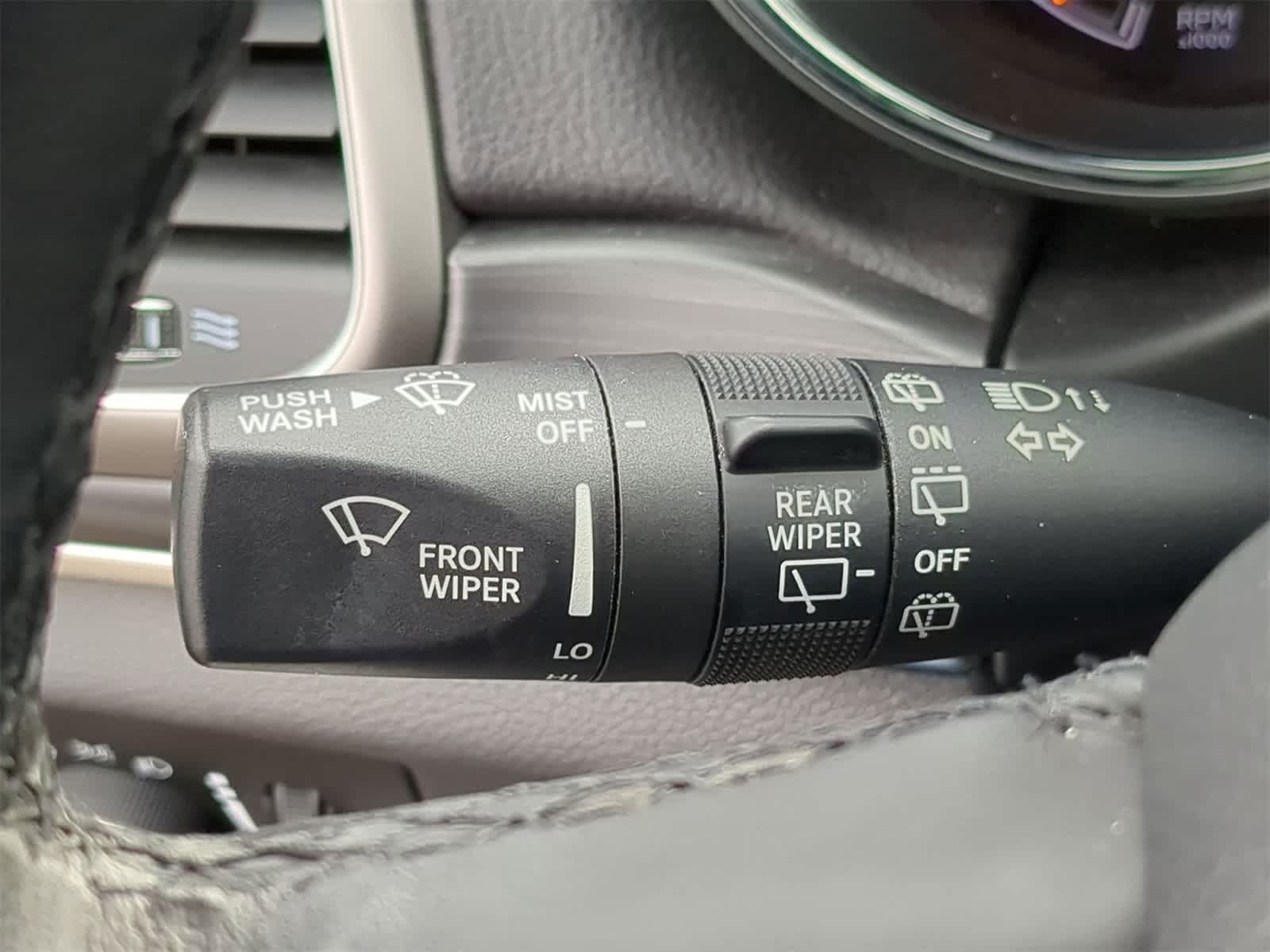 Thumbnail: 2019 Jeep Grand Cherokee - 32