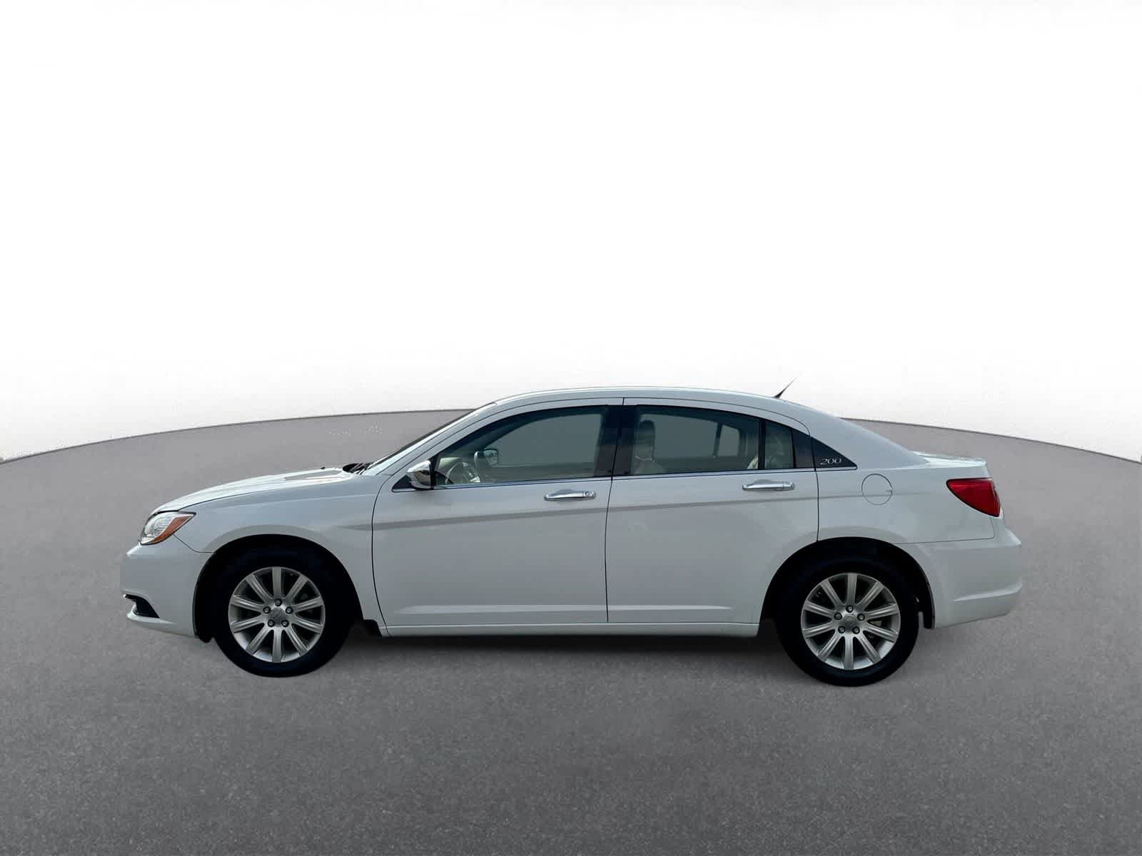 Thumbnail: 2013 Chrysler 200 - 5