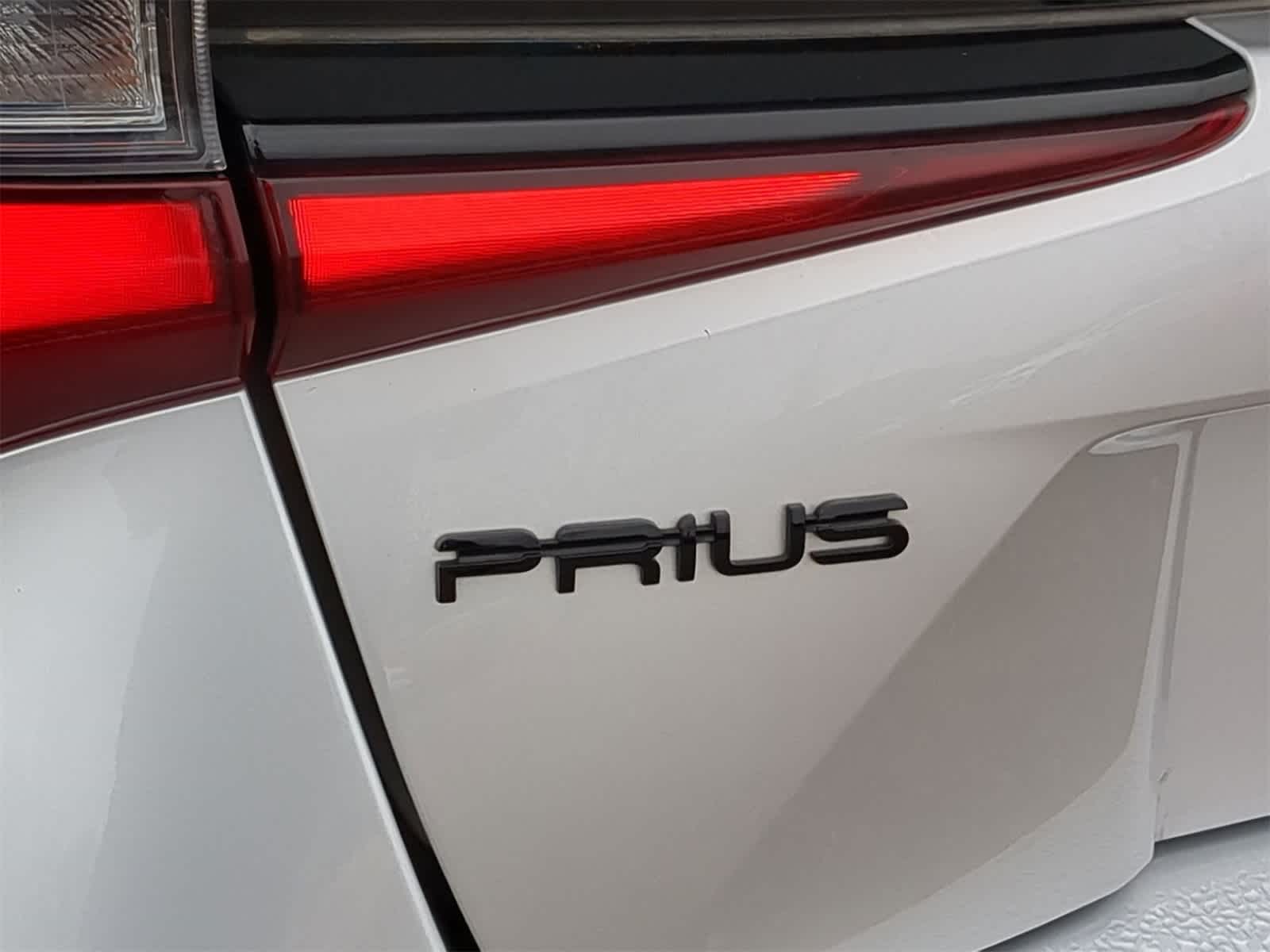 Thumbnail: 2022 Toyota Prius - 13