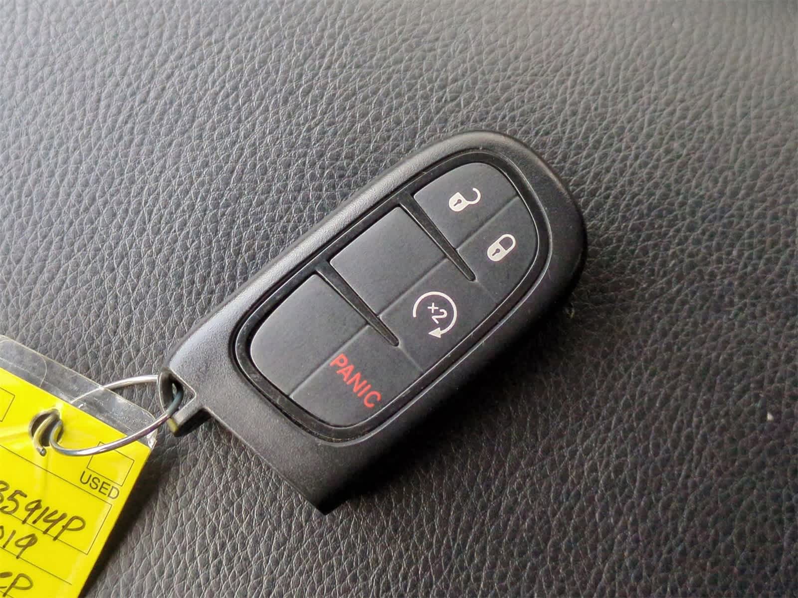 Thumbnail: 2019 Jeep Cherokee - 35