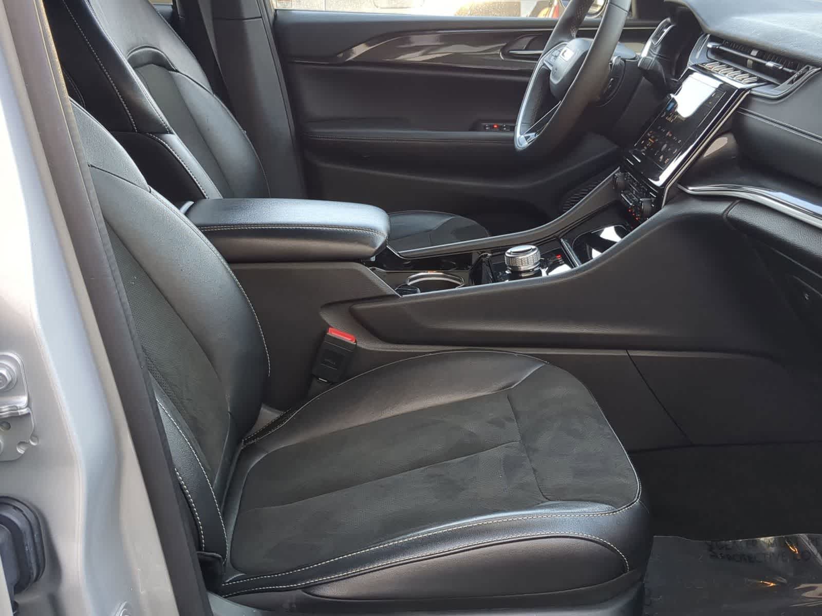 Thumbnail: 2023 Jeep Grand Cherokee - 21