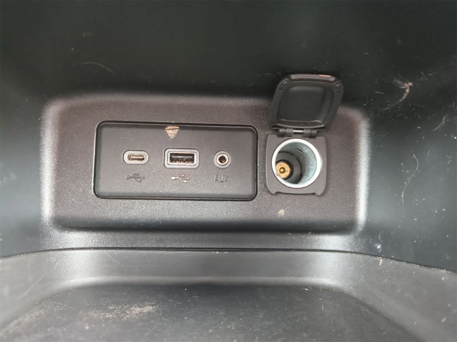 Thumbnail: 2020 Chevrolet Equinox - 31