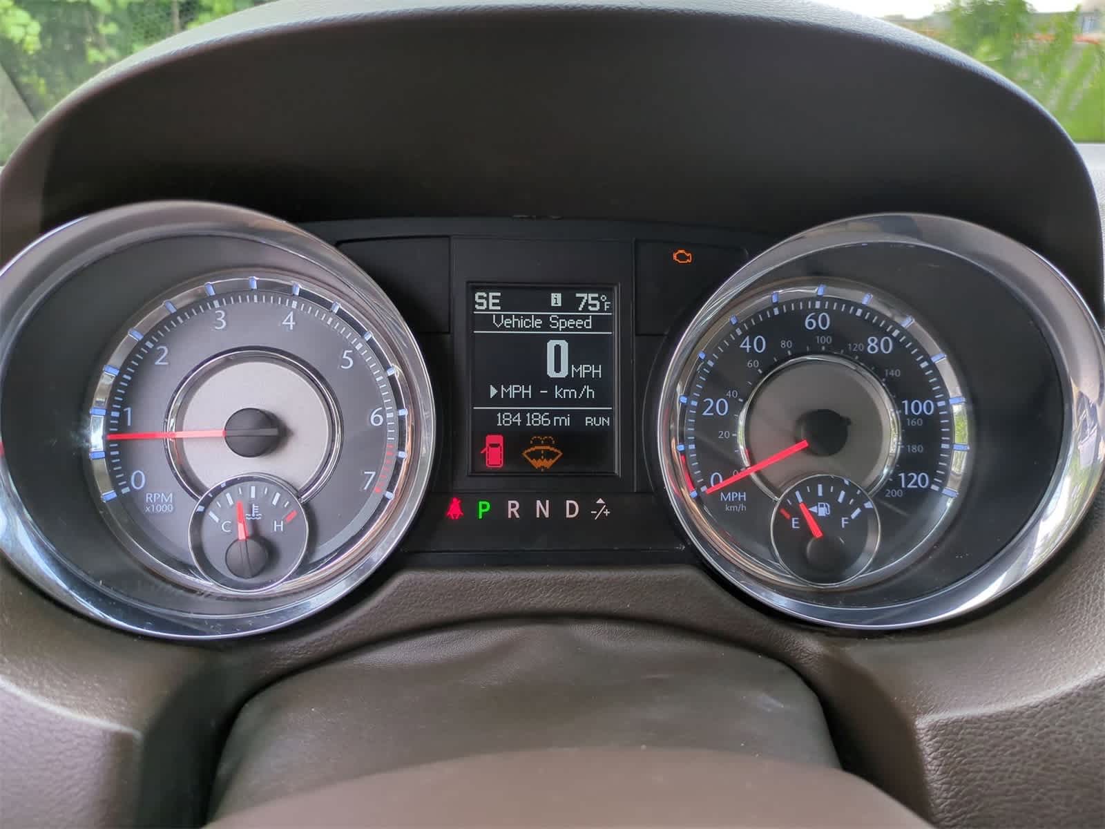 Thumbnail: 2011 Chrysler Town & Country - 26