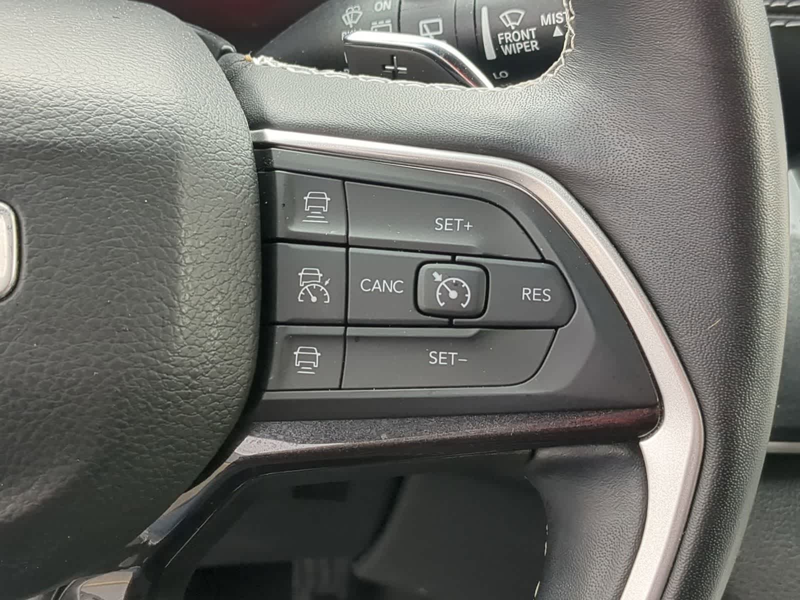 Thumbnail: 2022 Jeep Grand Cherokee - 24