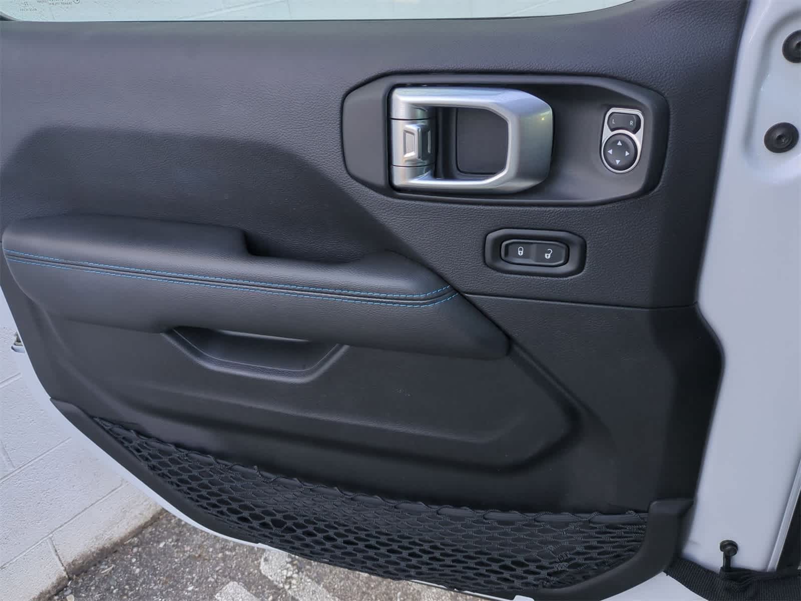 Thumbnail: 2022 Jeep Wrangler - 29