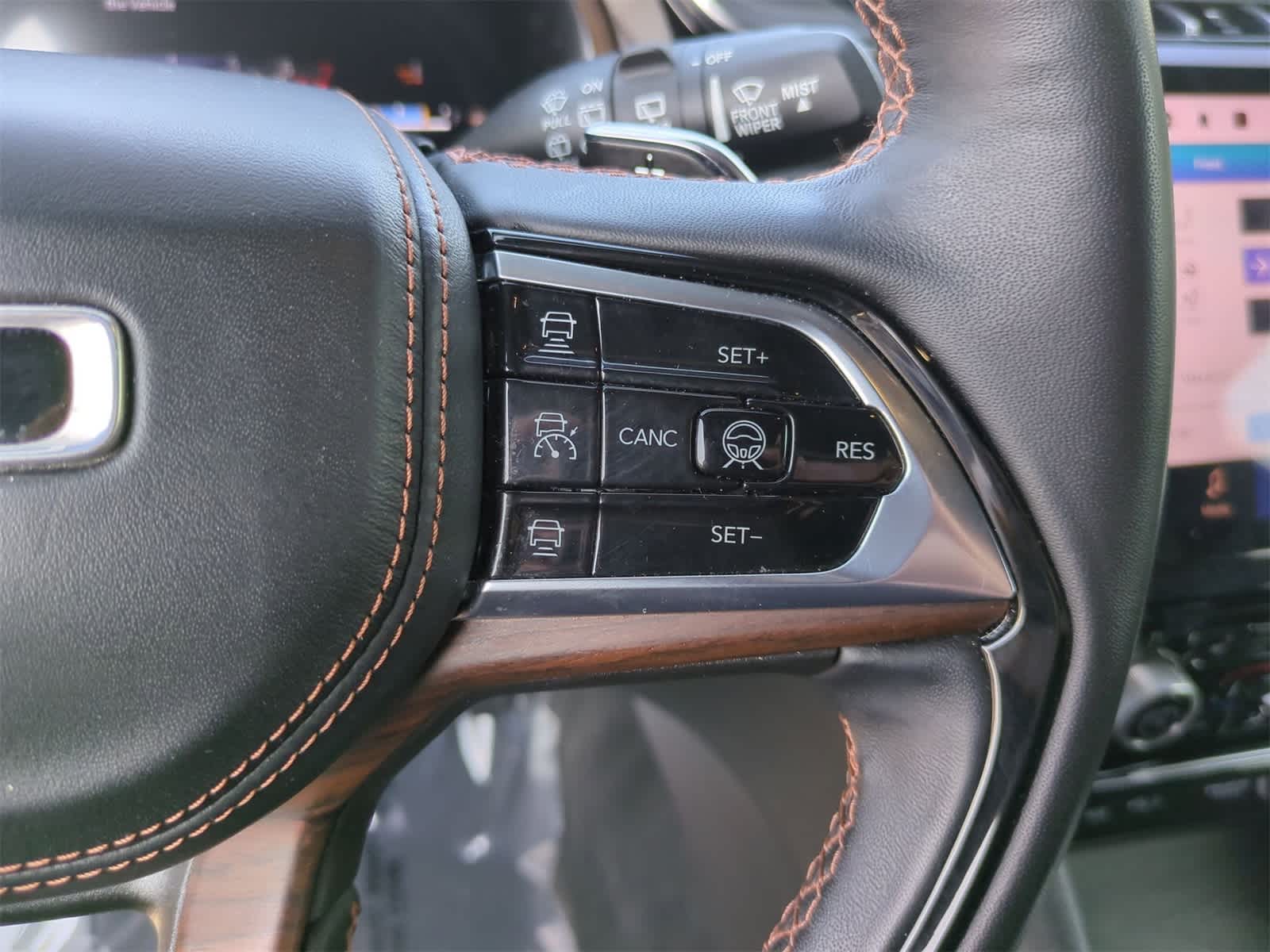 Thumbnail: 2022 Jeep Grand Cherokee - 23