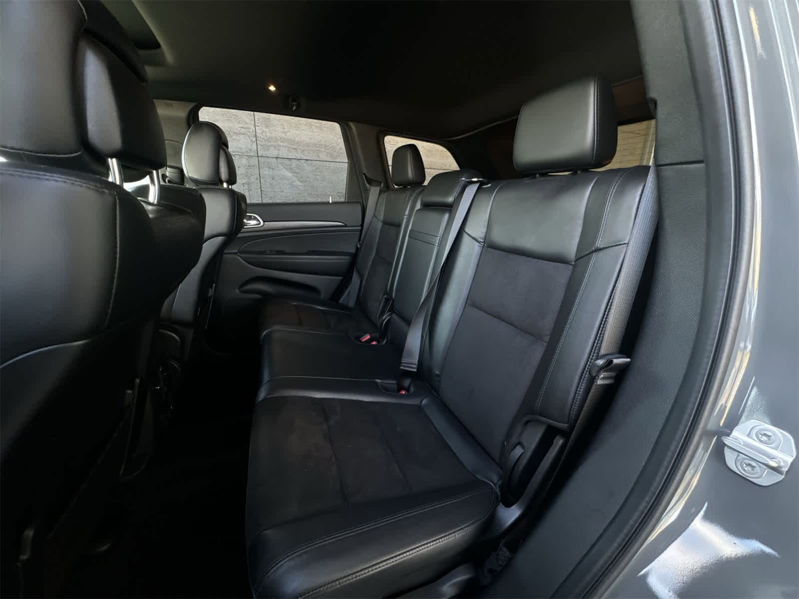 Thumbnail: 2022 Jeep Grand Cherokee - 21