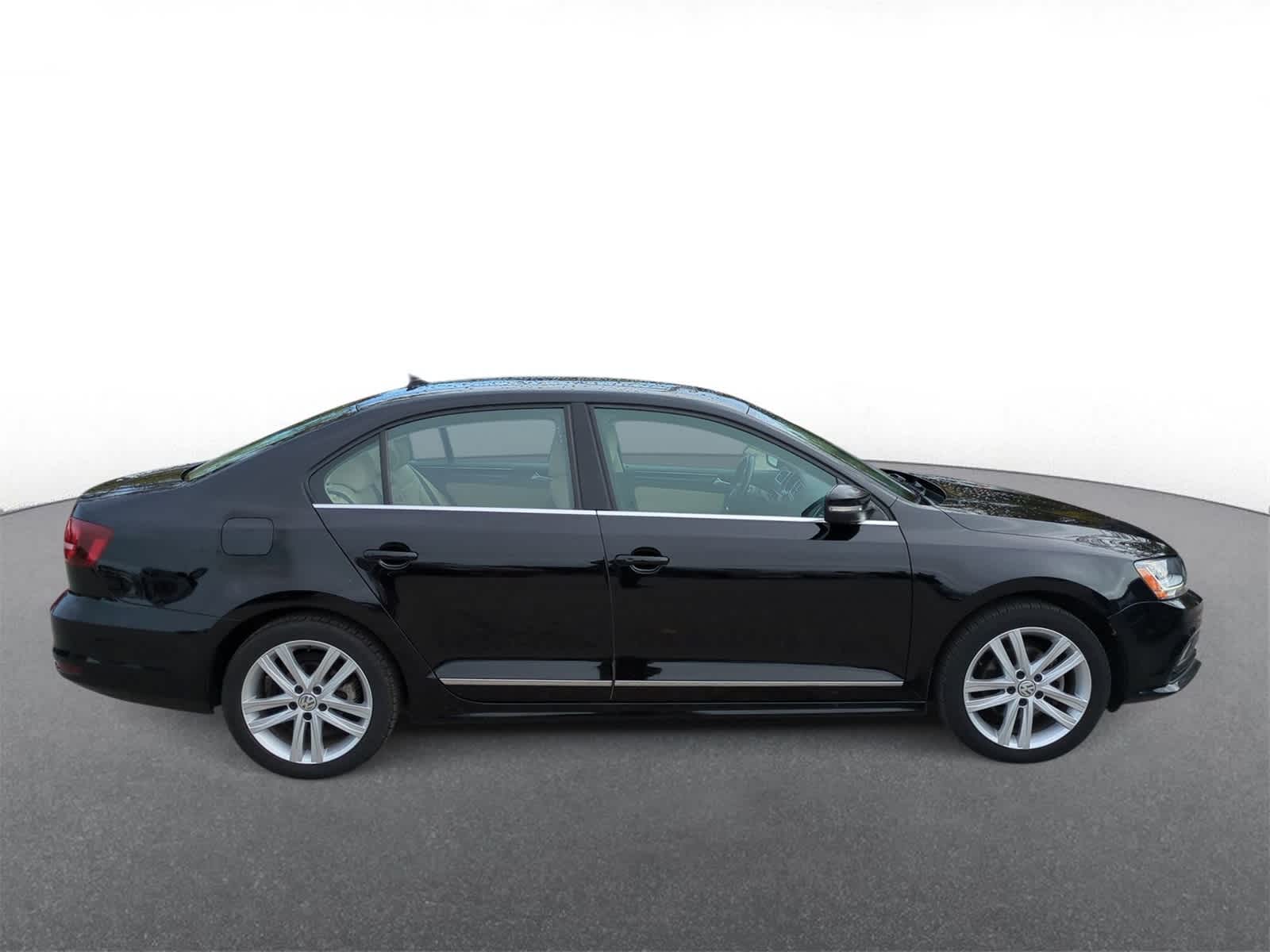 Thumbnail: 2017 Volkswagen Jetta - 9