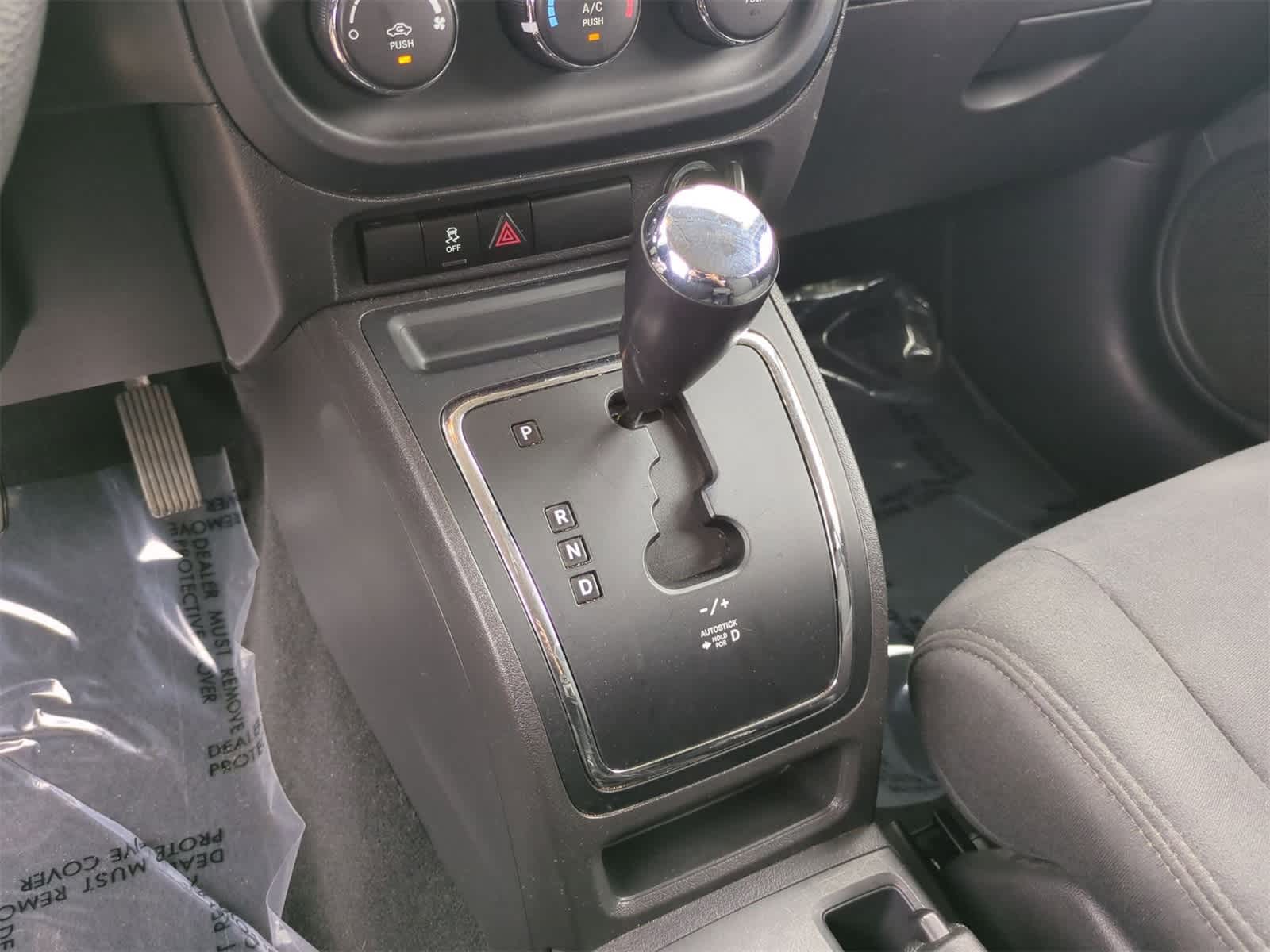 Thumbnail: 2012 Jeep Patriot - 26