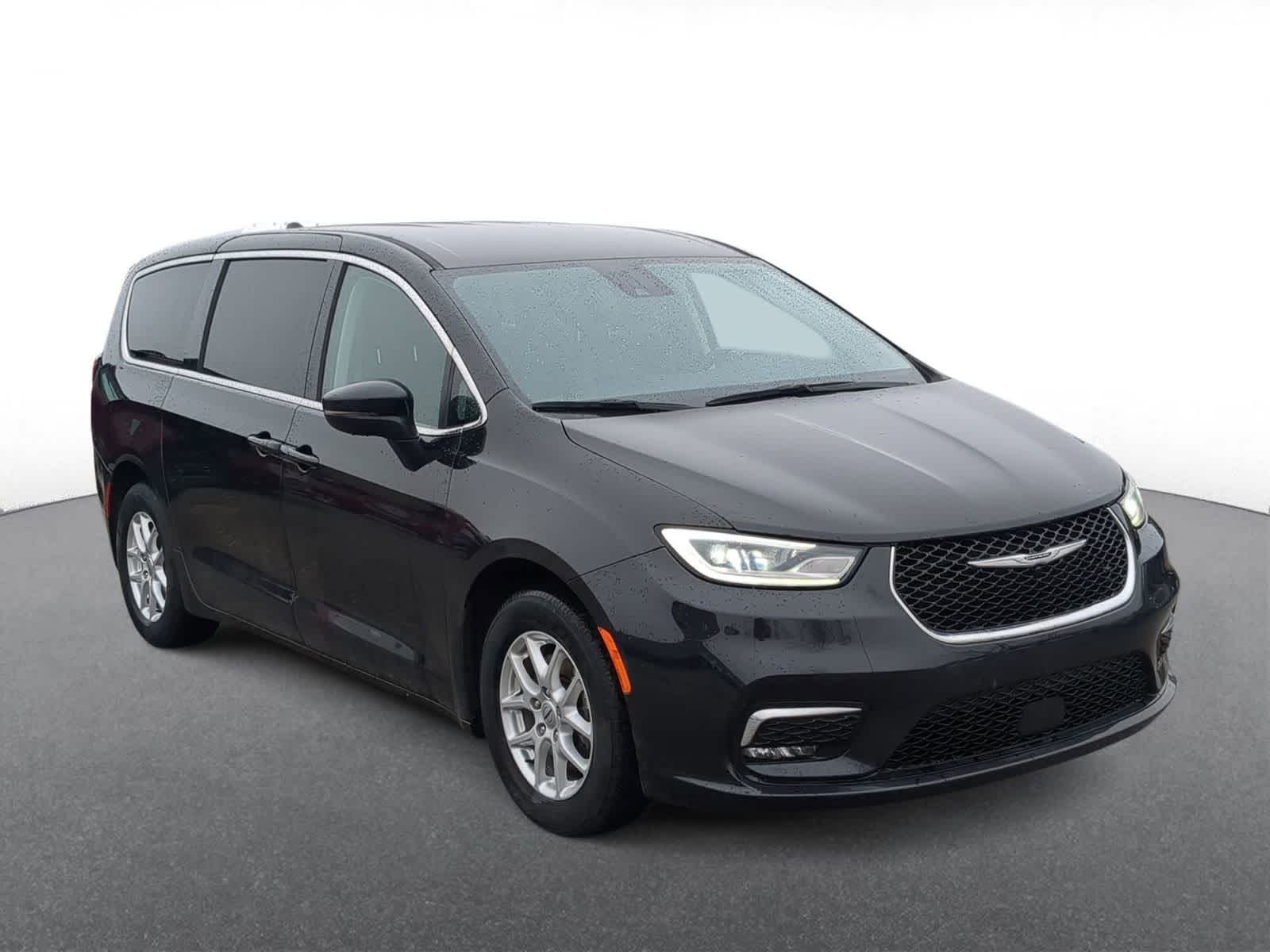 Thumbnail: 2023 Chrysler Pacifica - 2