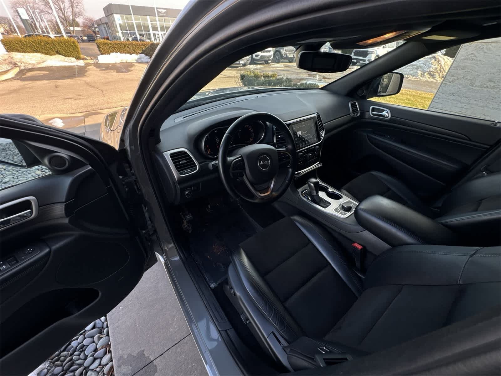 Thumbnail: 2022 Jeep Grand Cherokee - 10