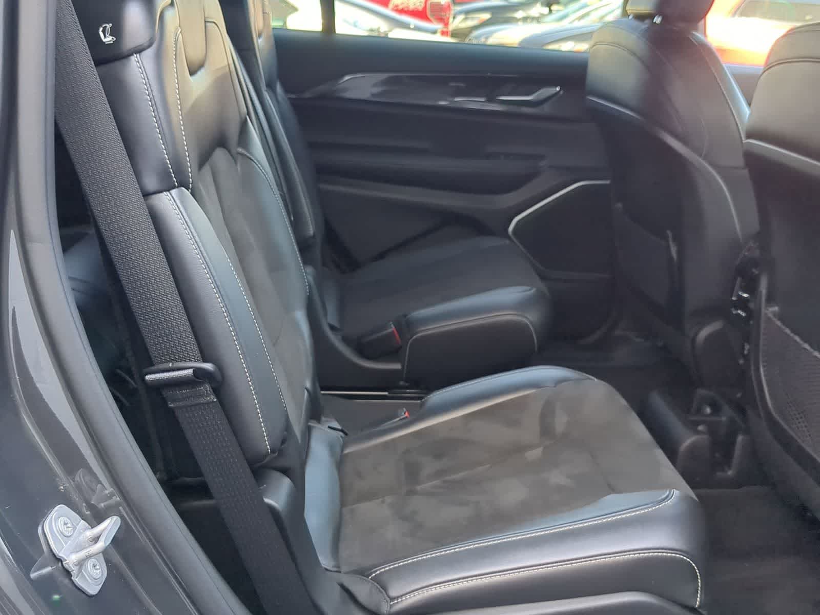 Thumbnail: 2022 Jeep Grand Cherokee L - 20