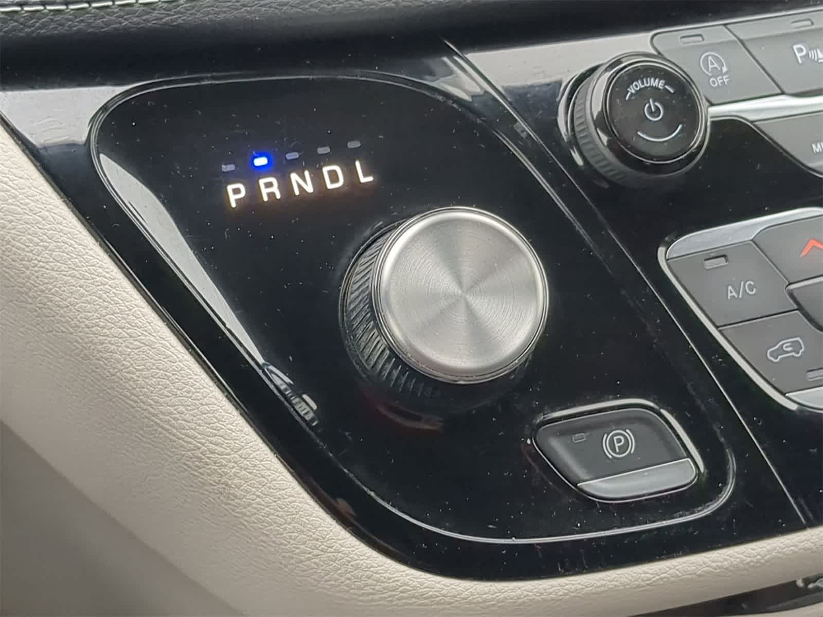 Thumbnail: 2023 Chrysler Pacifica - 30