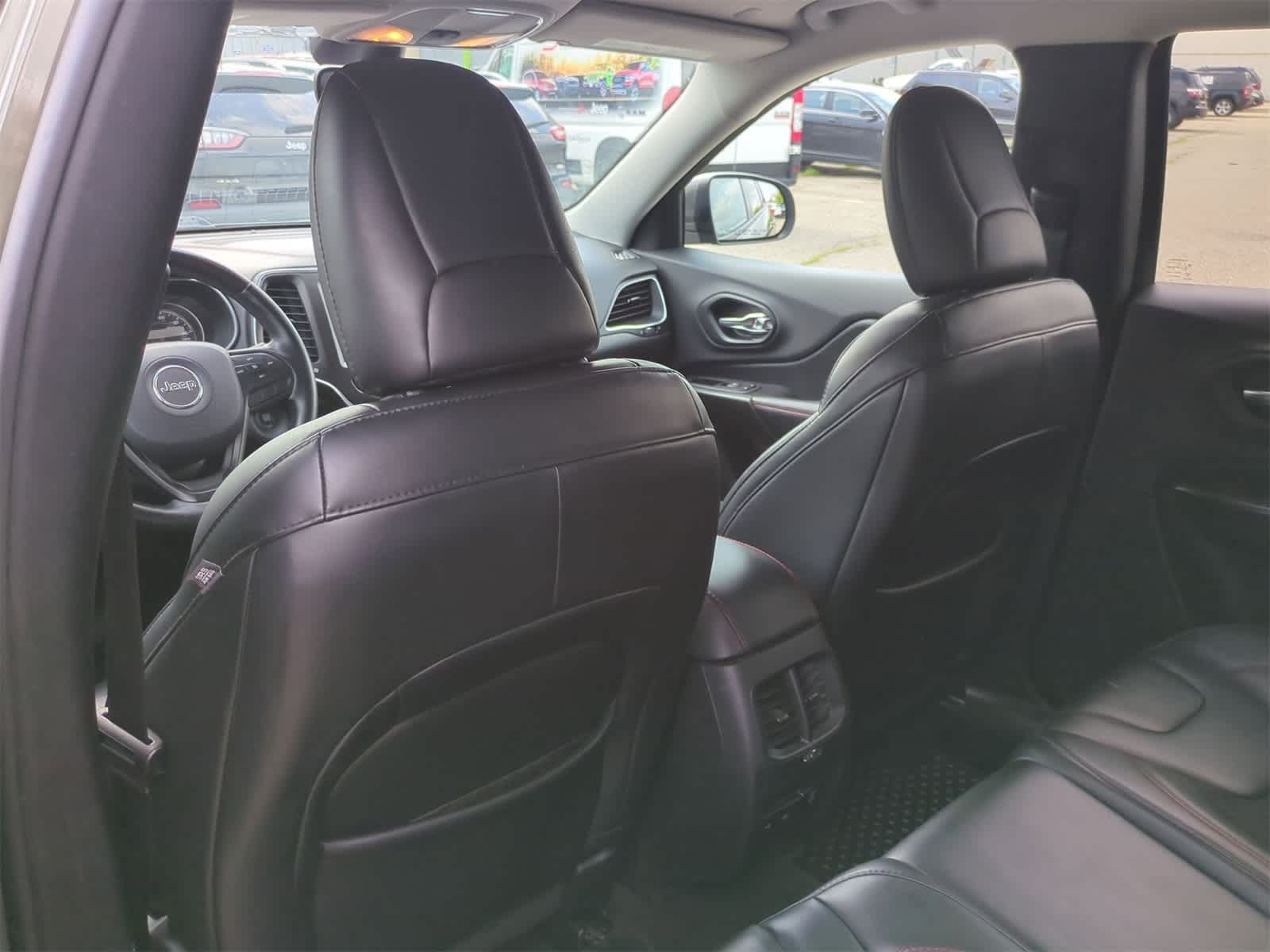 Thumbnail: 2020 Jeep Cherokee - 16