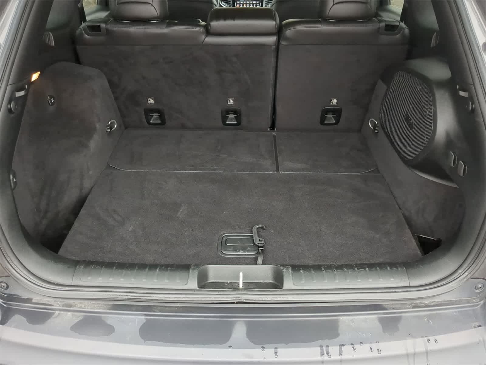 Thumbnail: 2019 Jeep Cherokee - 40