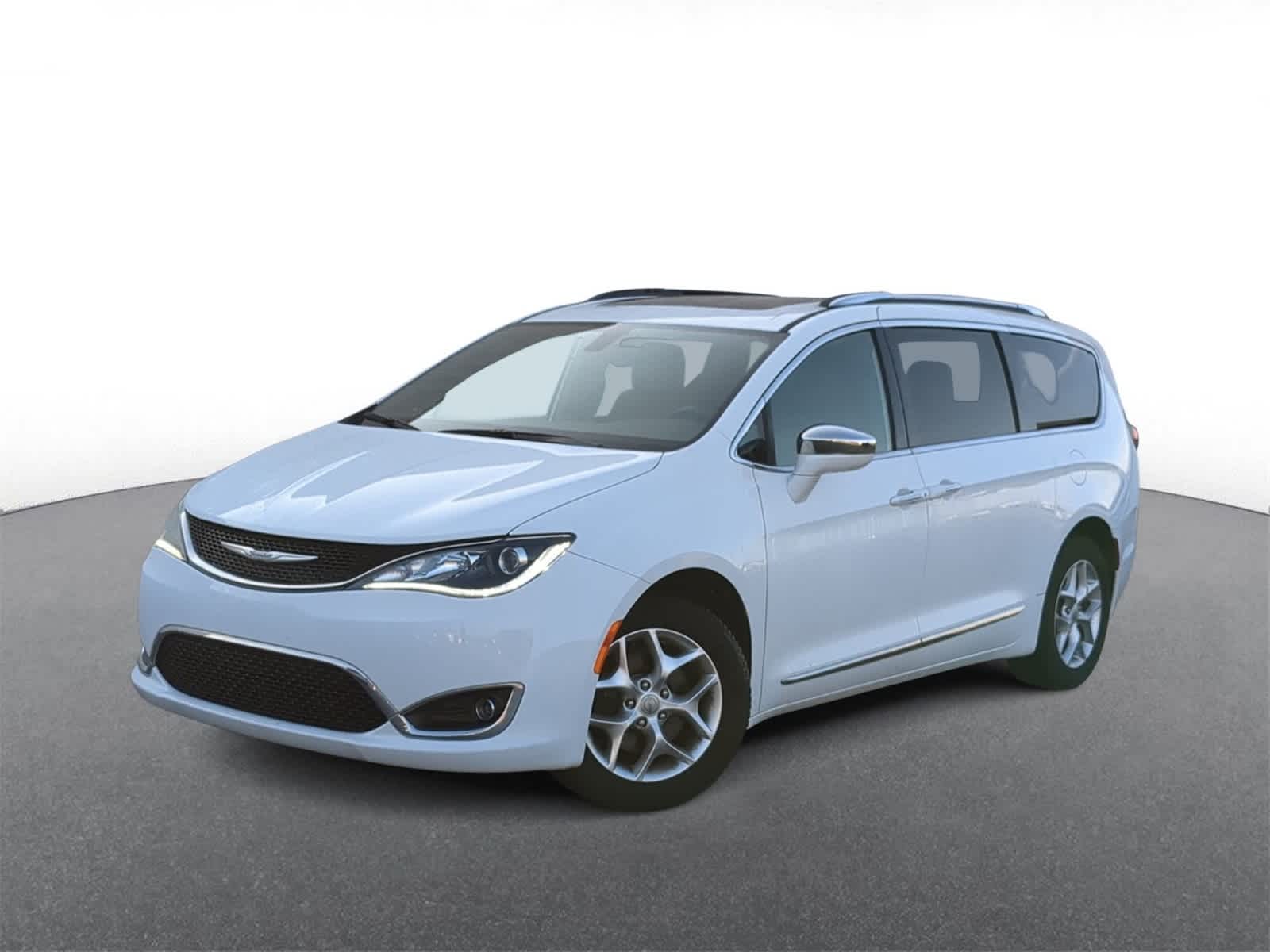 2020 Chrysler Pacifica Limited's photo