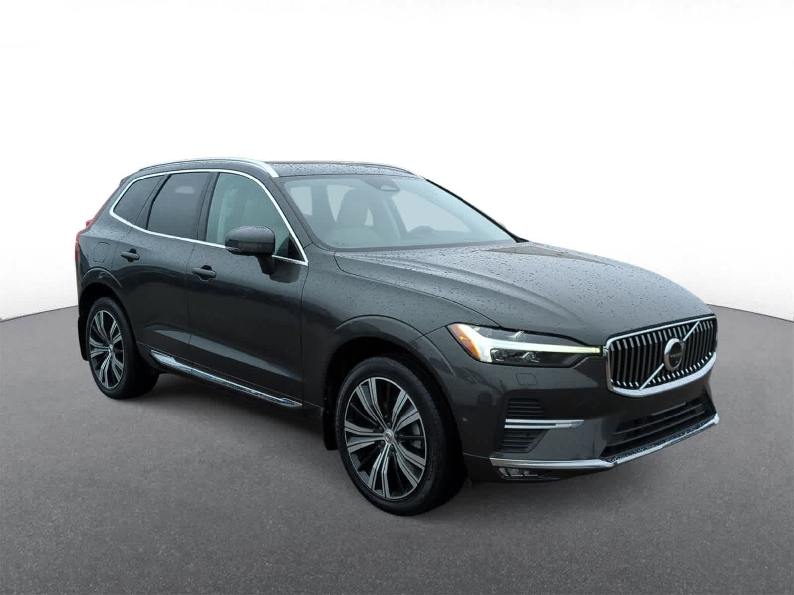 Thumbnail: 2022 Volvo XC60 - 2