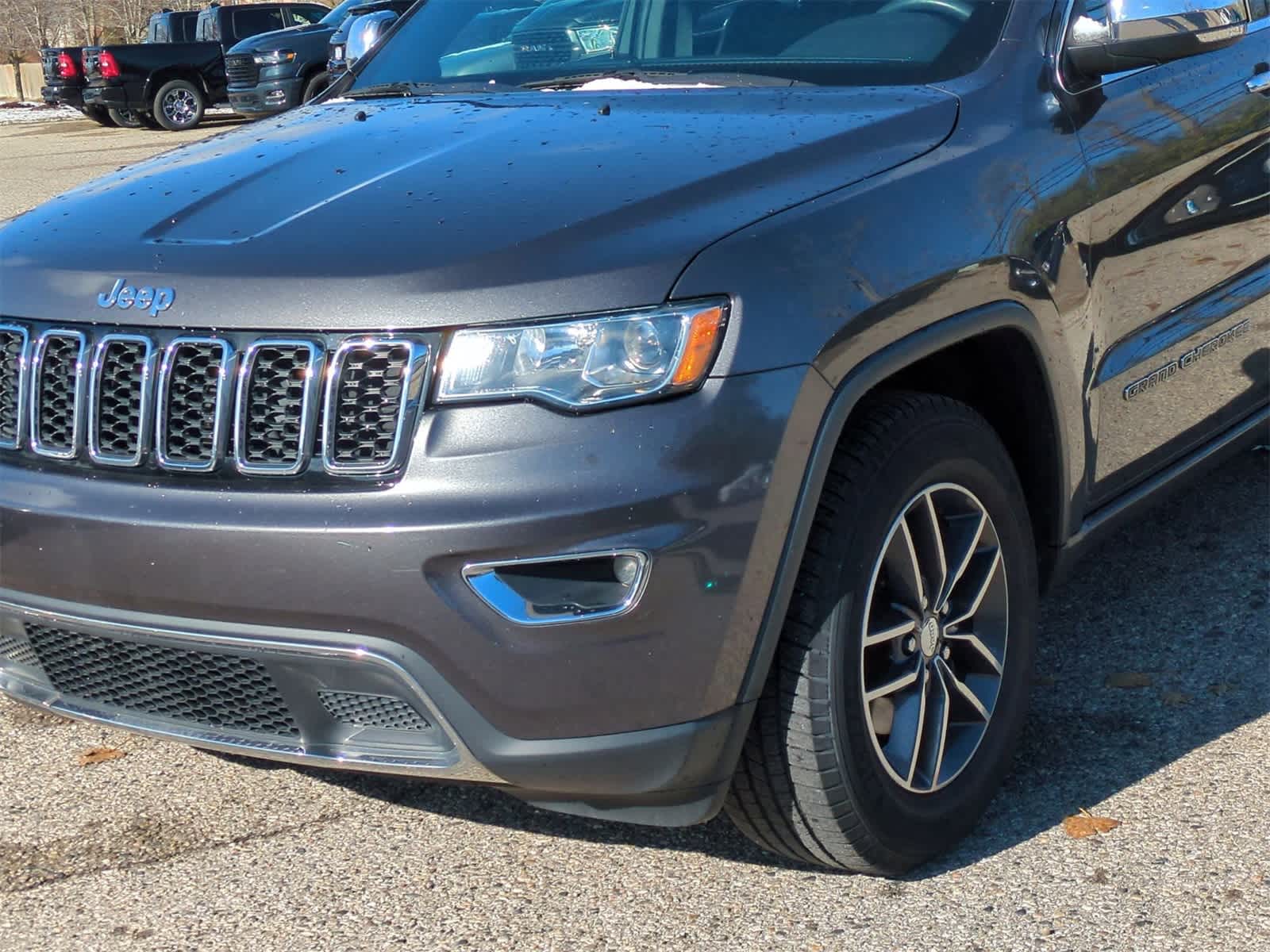 Thumbnail: 2018 Jeep Grand Cherokee - 11
