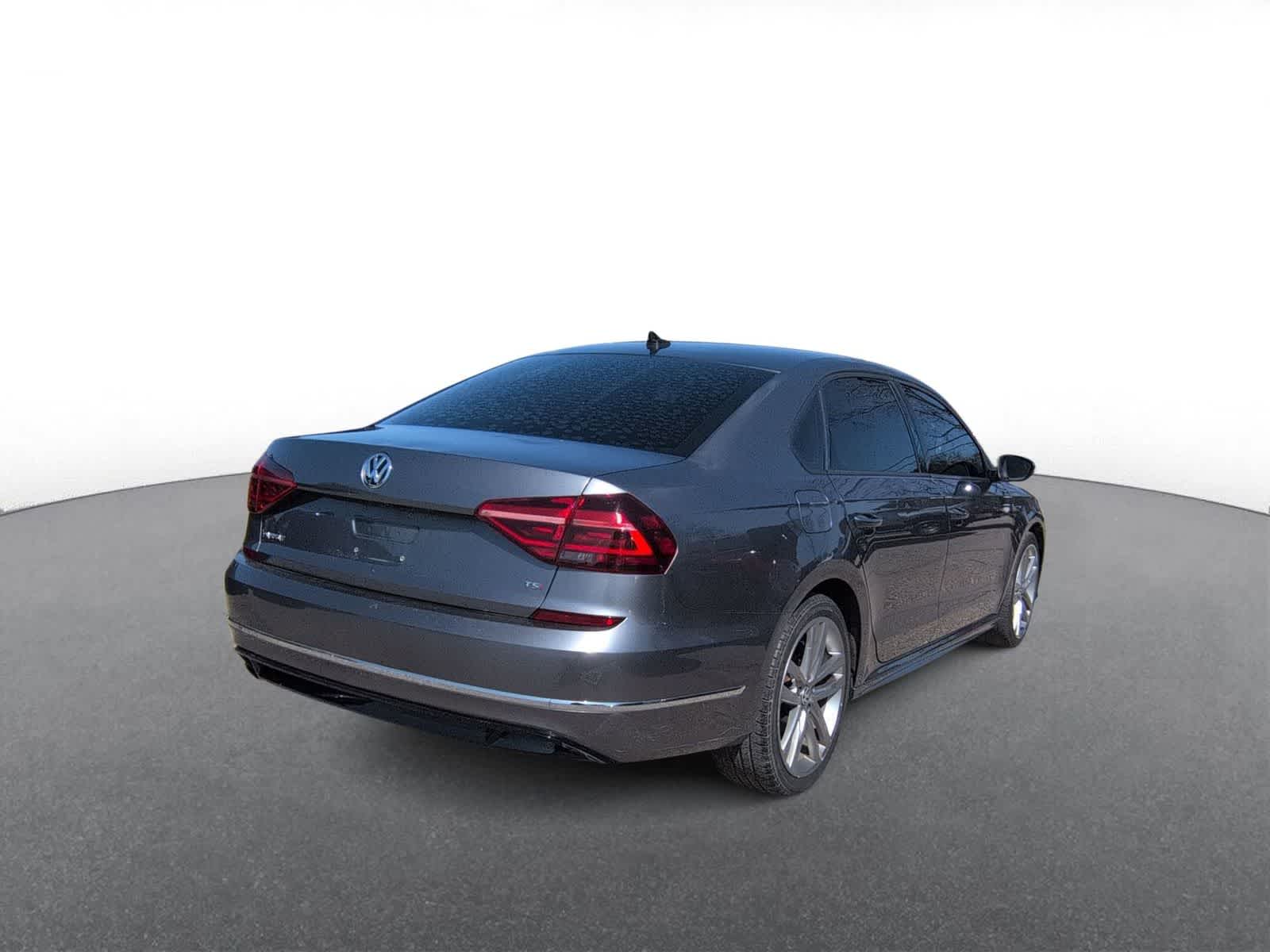 Thumbnail: 2018 Volkswagen Passat - 8