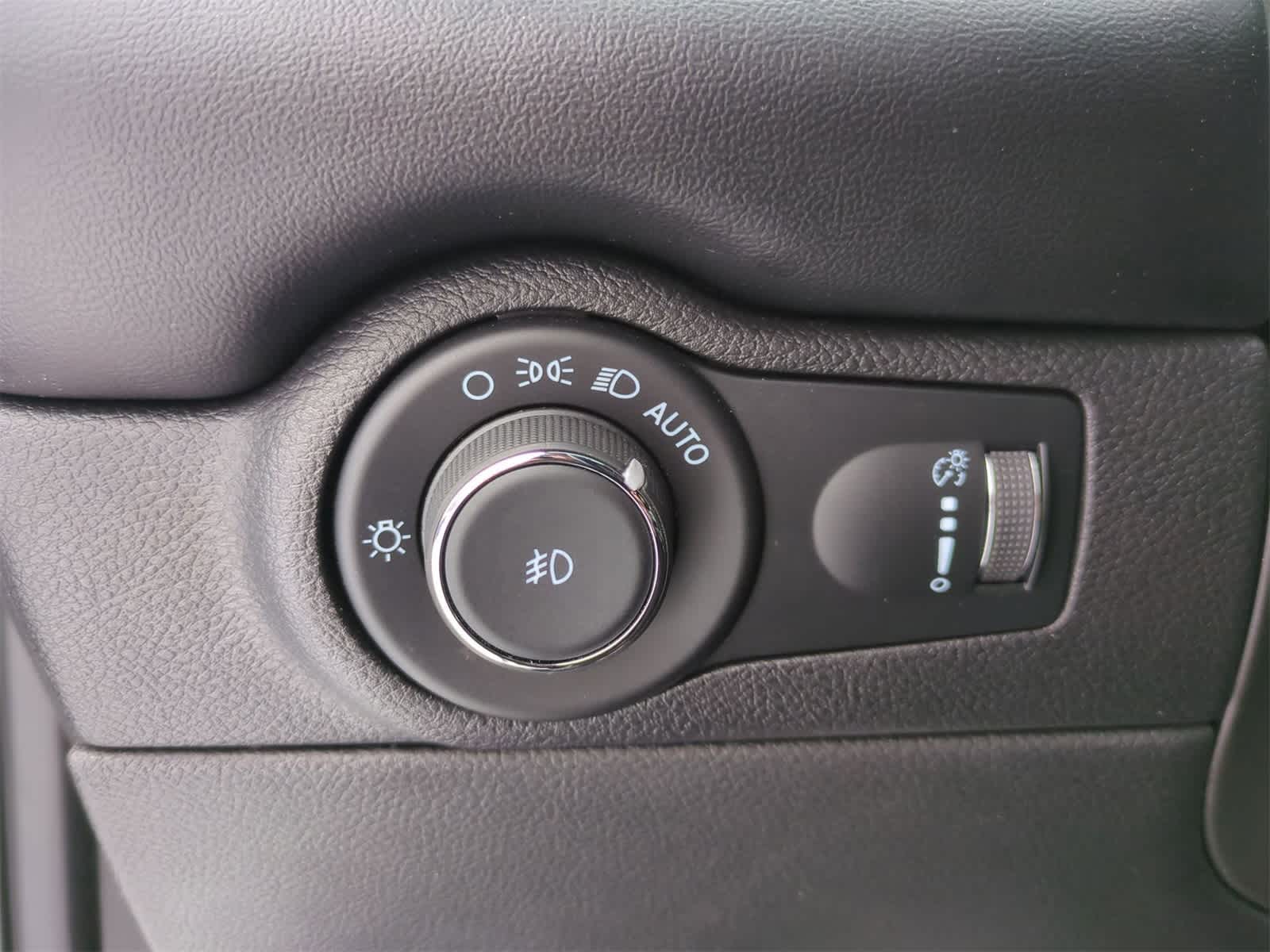 Thumbnail: 2021 Dodge Durango - 26