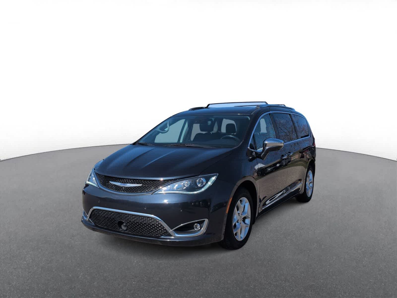 Thumbnail: 2020 Chrysler Pacifica - 4