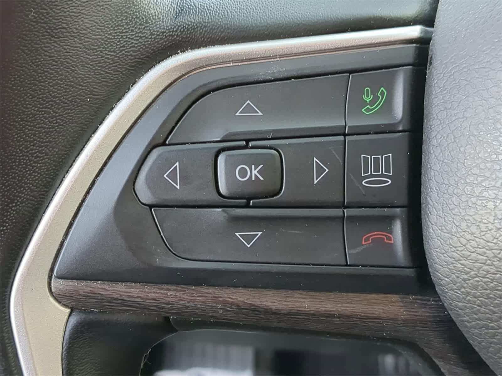 Thumbnail: 2022 Jeep Grand Cherokee L - 25