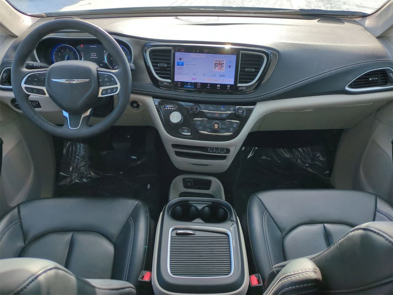 Thumbnail: 2023 Chrysler Pacifica - 15