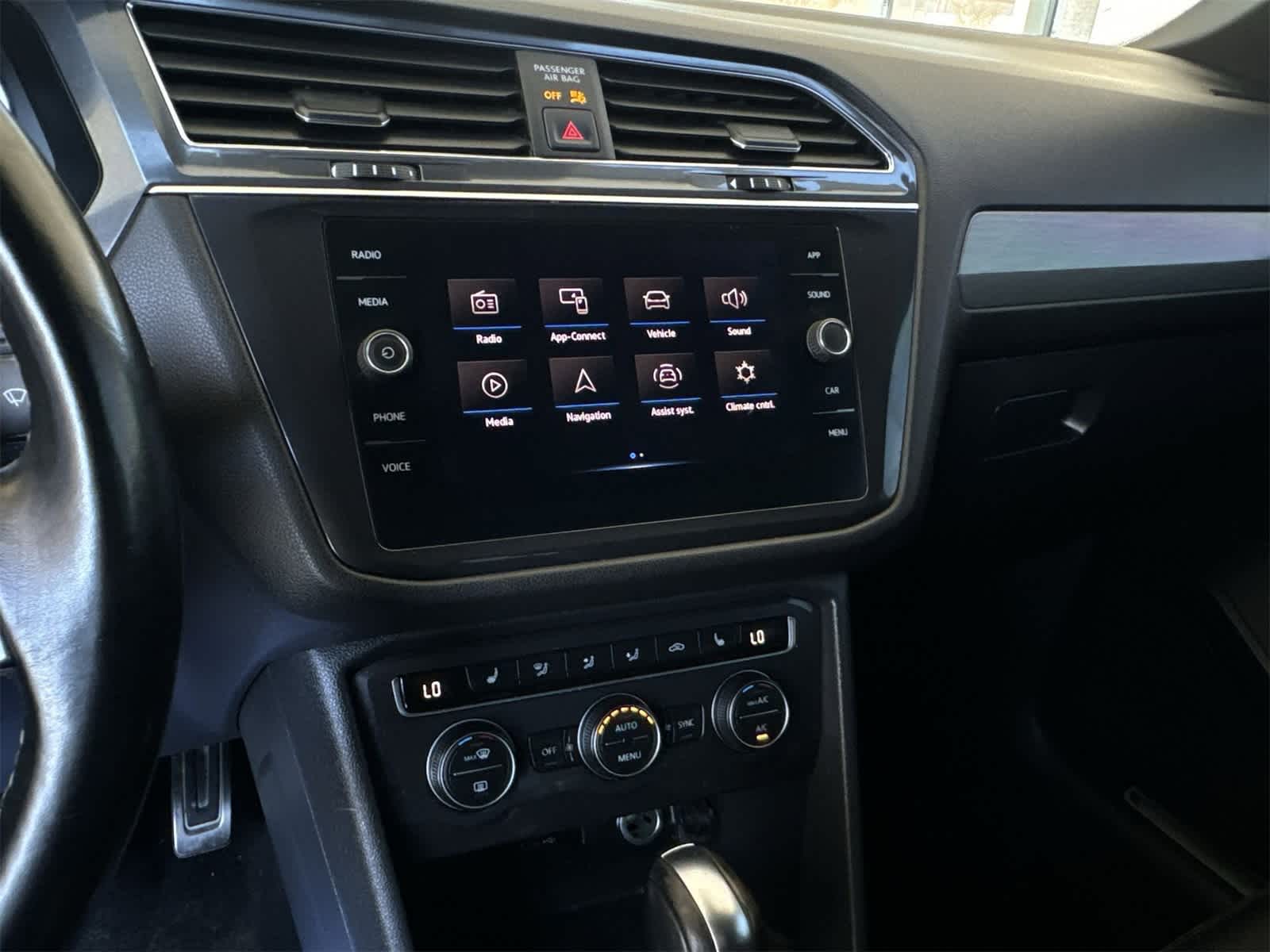 Thumbnail: 2021 Volkswagen Tiguan - 29