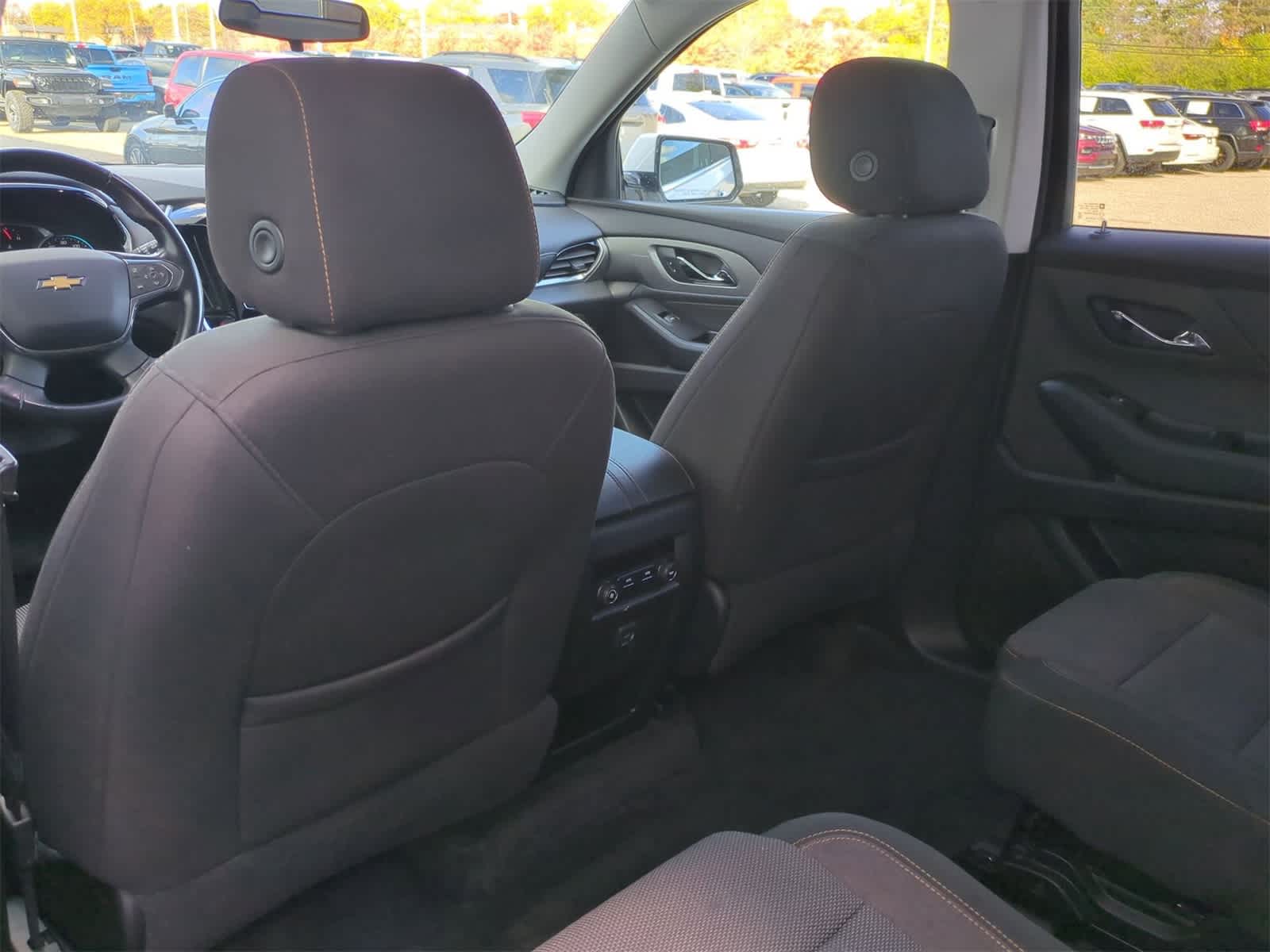 Thumbnail: 2020 Chevrolet Traverse - 18