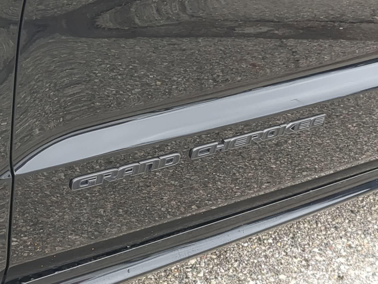 Thumbnail: 2018 Jeep Grand Cherokee - 13