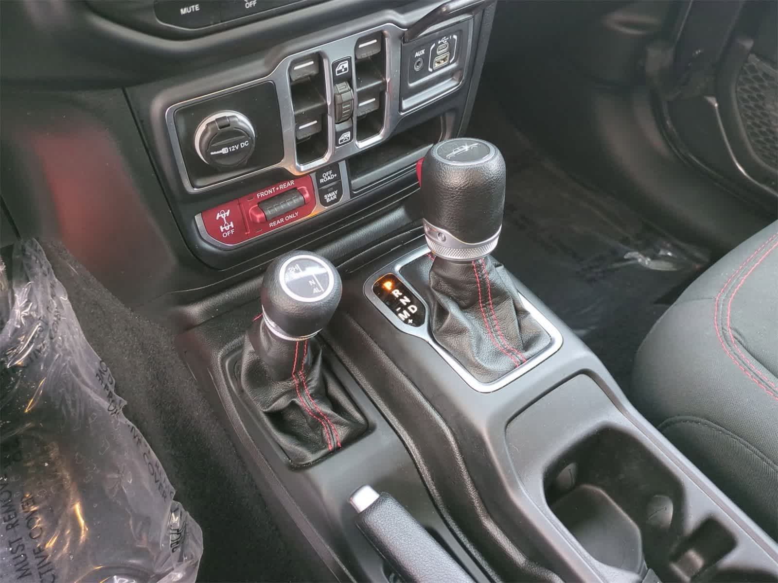 Thumbnail: 2023 Jeep Gladiator - 32