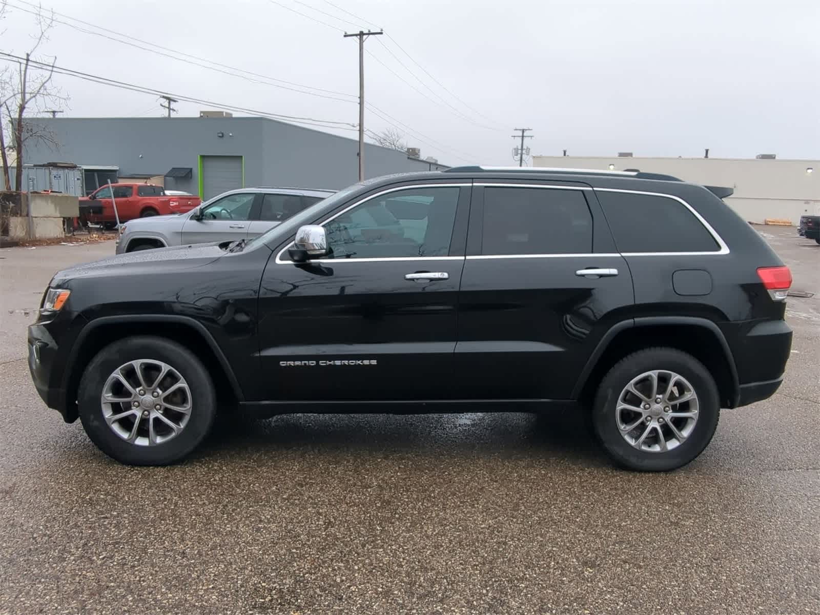 Thumbnail: 2015 Jeep Grand Cherokee - 11