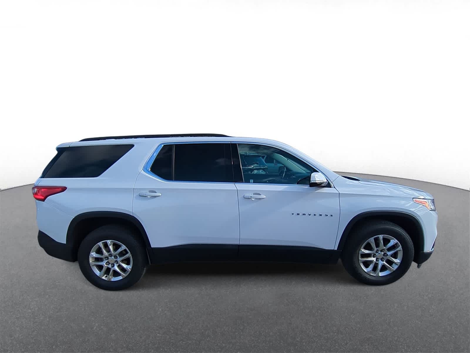 Thumbnail: 2020 Chevrolet Traverse - 9