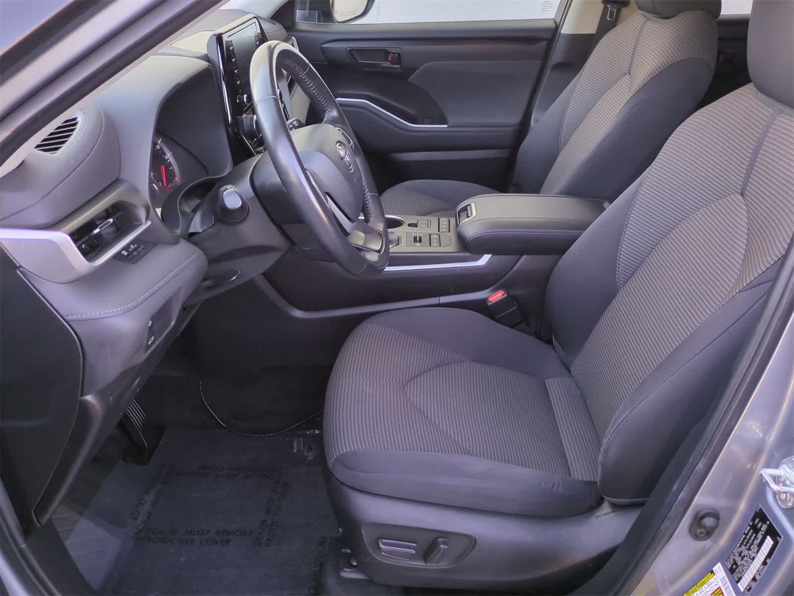 Thumbnail: 2022 Toyota Highlander - 16