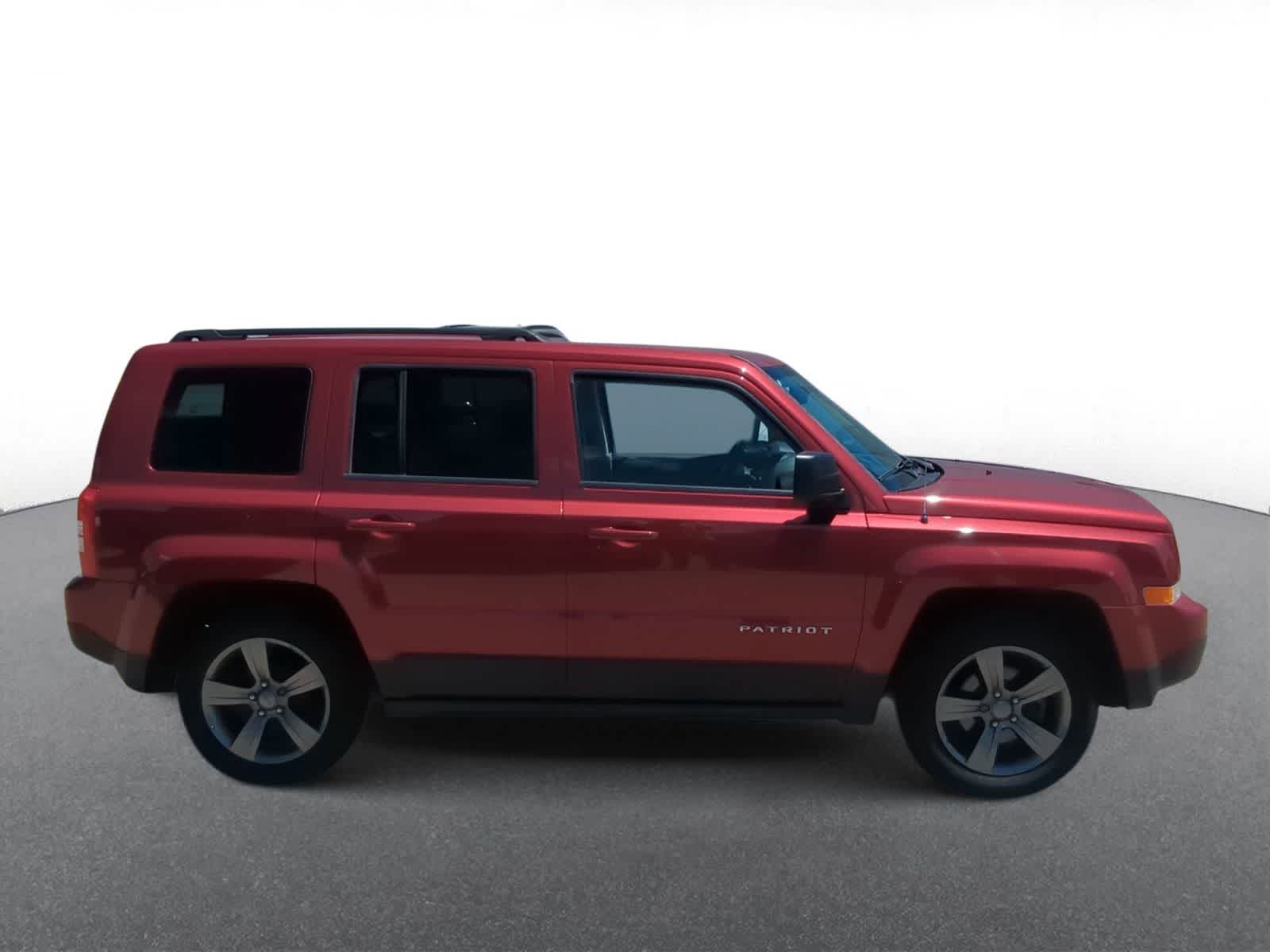 Thumbnail: 2015 Jeep Patriot - 9