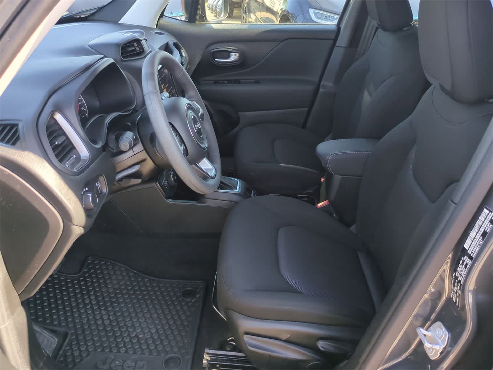 2023 Jeep Renegade Latitude 15