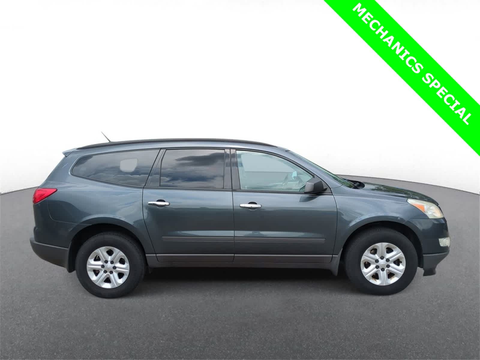 Thumbnail: 2011 Chevrolet Traverse - 9