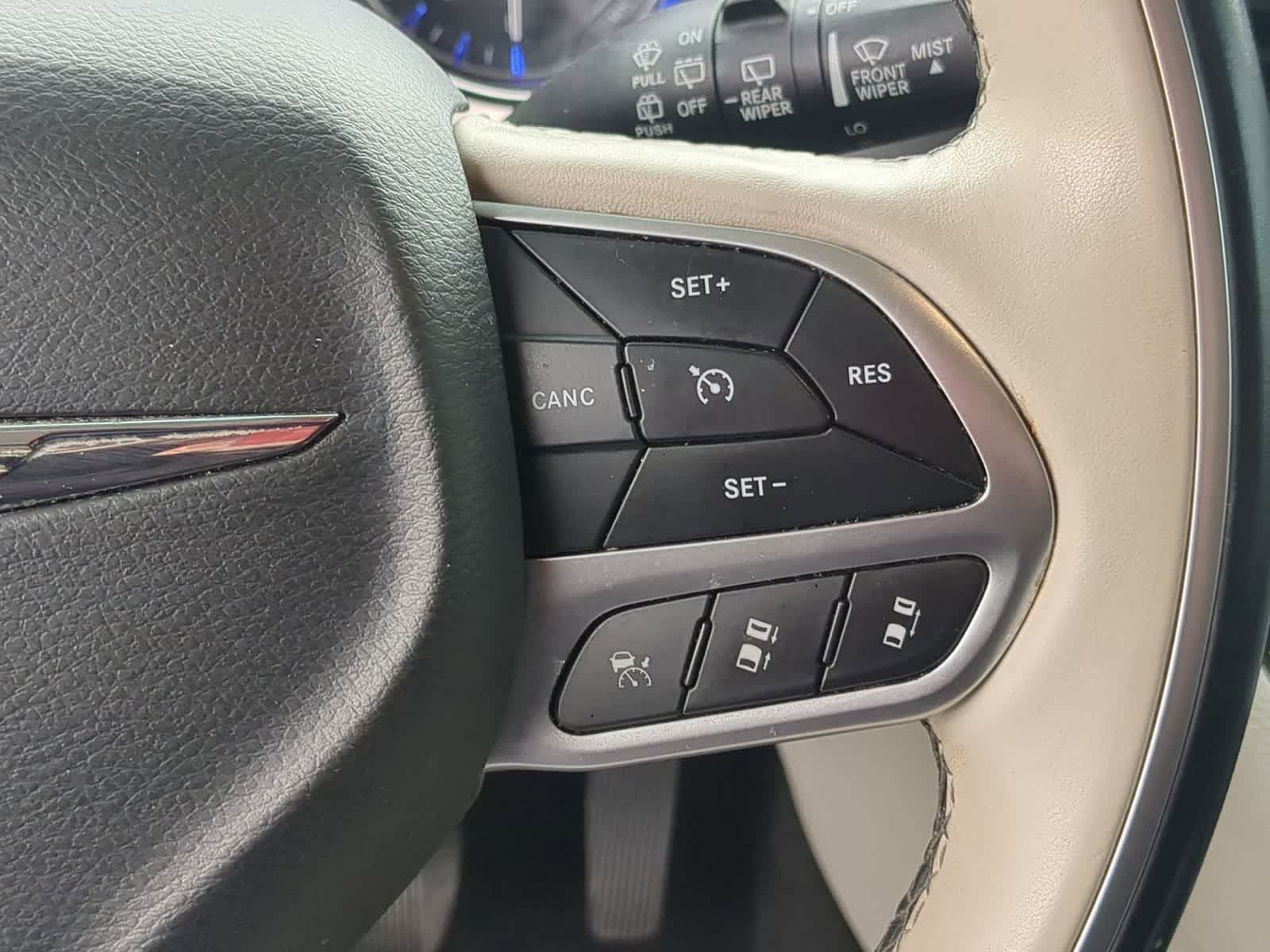 Thumbnail: 2018 Chrysler Pacifica - 24