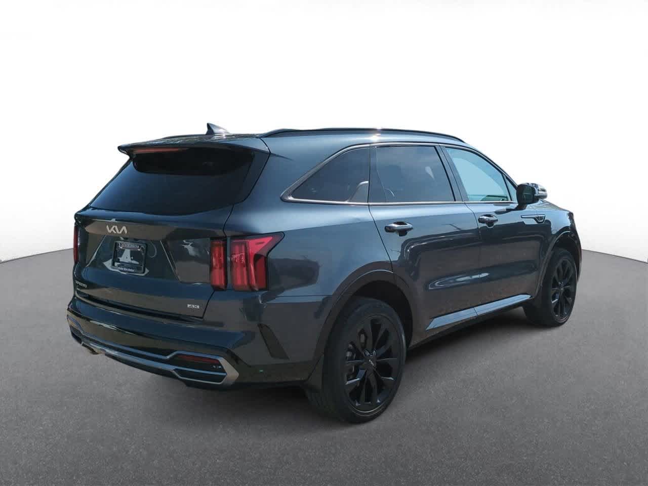 Thumbnail: 2023 Kia Sorento - 8