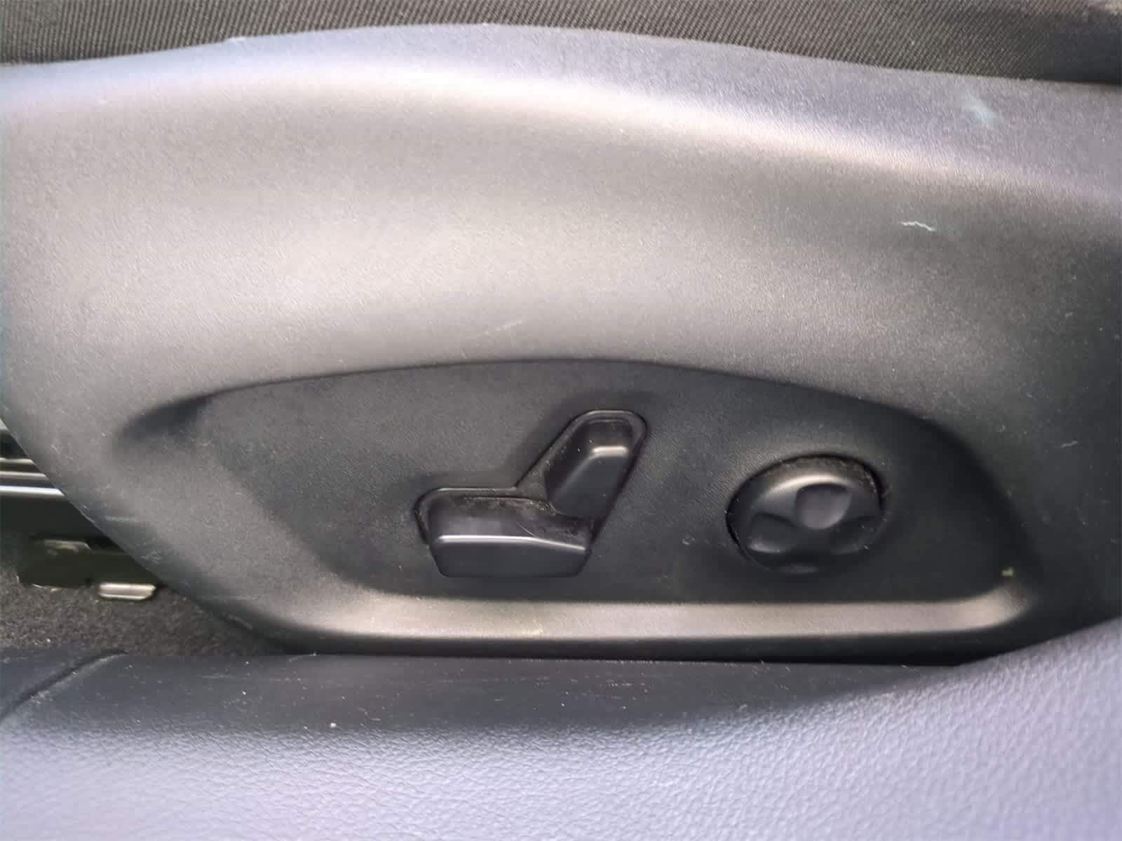 Thumbnail: 2019 Jeep Compass - 17